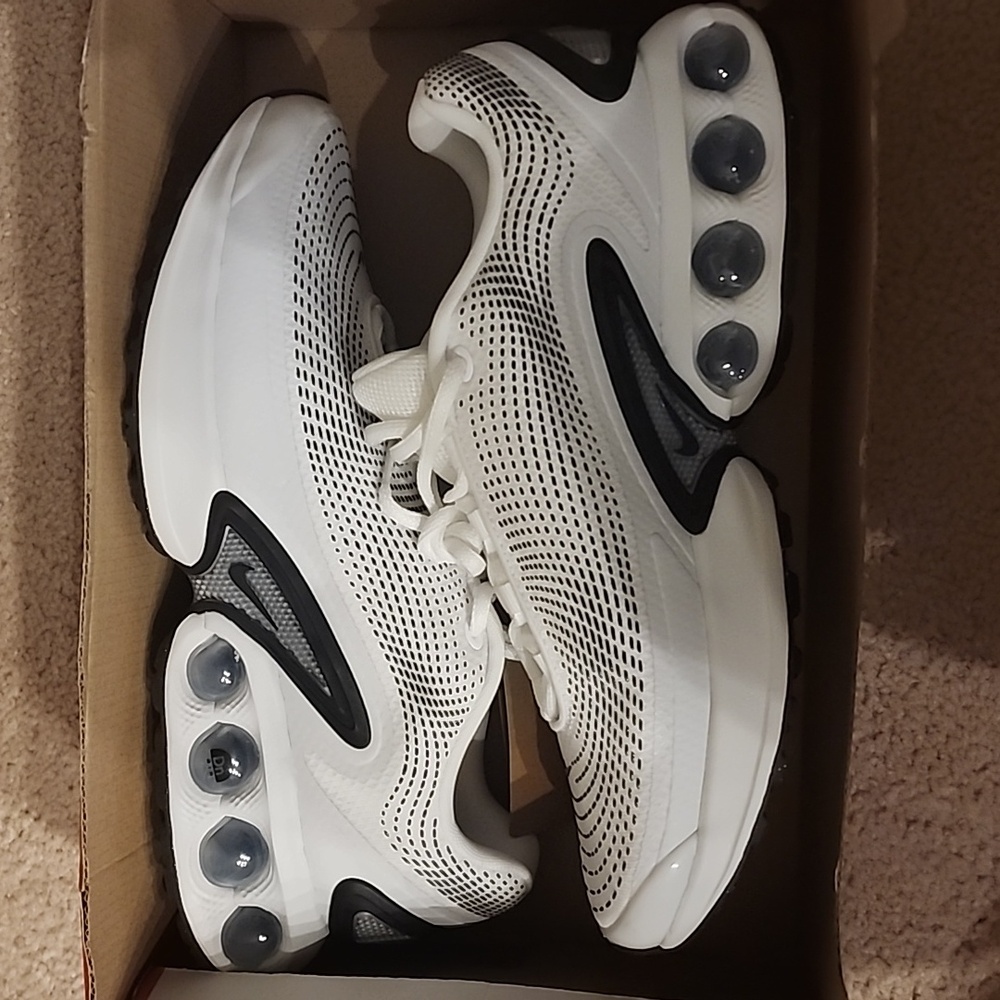 Nike Air Max DN White and Black Sneakers - New